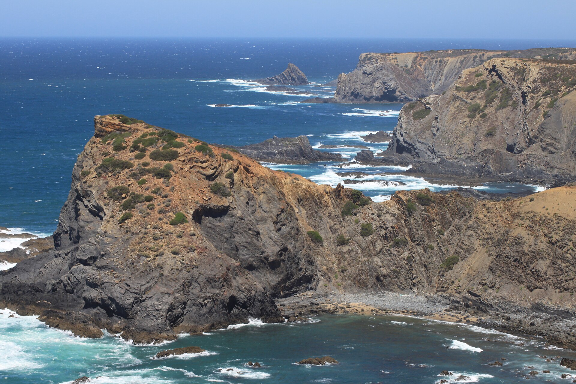 Arribas e mar junto à Praia da Arrifana