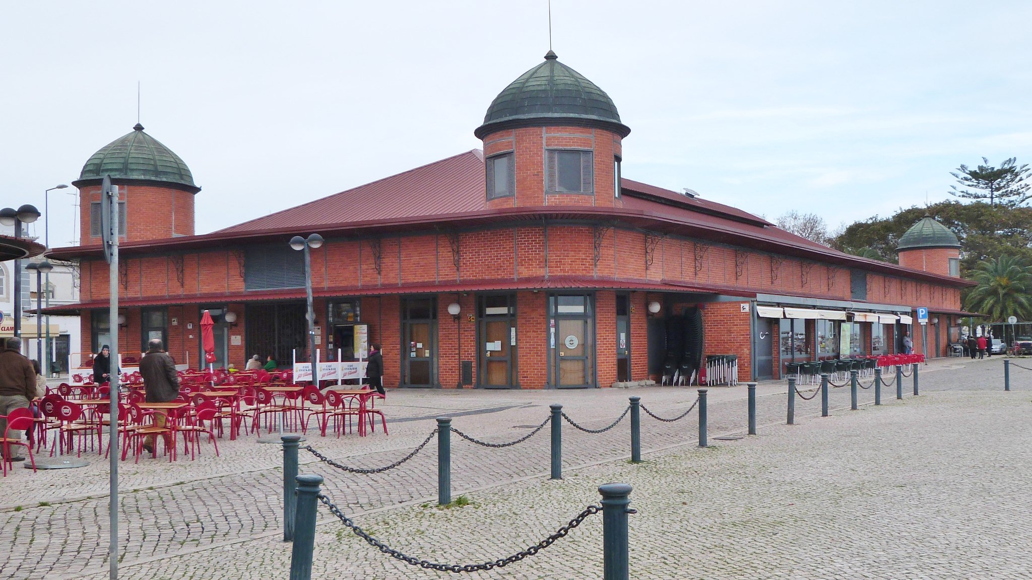 O mercado de peixe de Olhão
