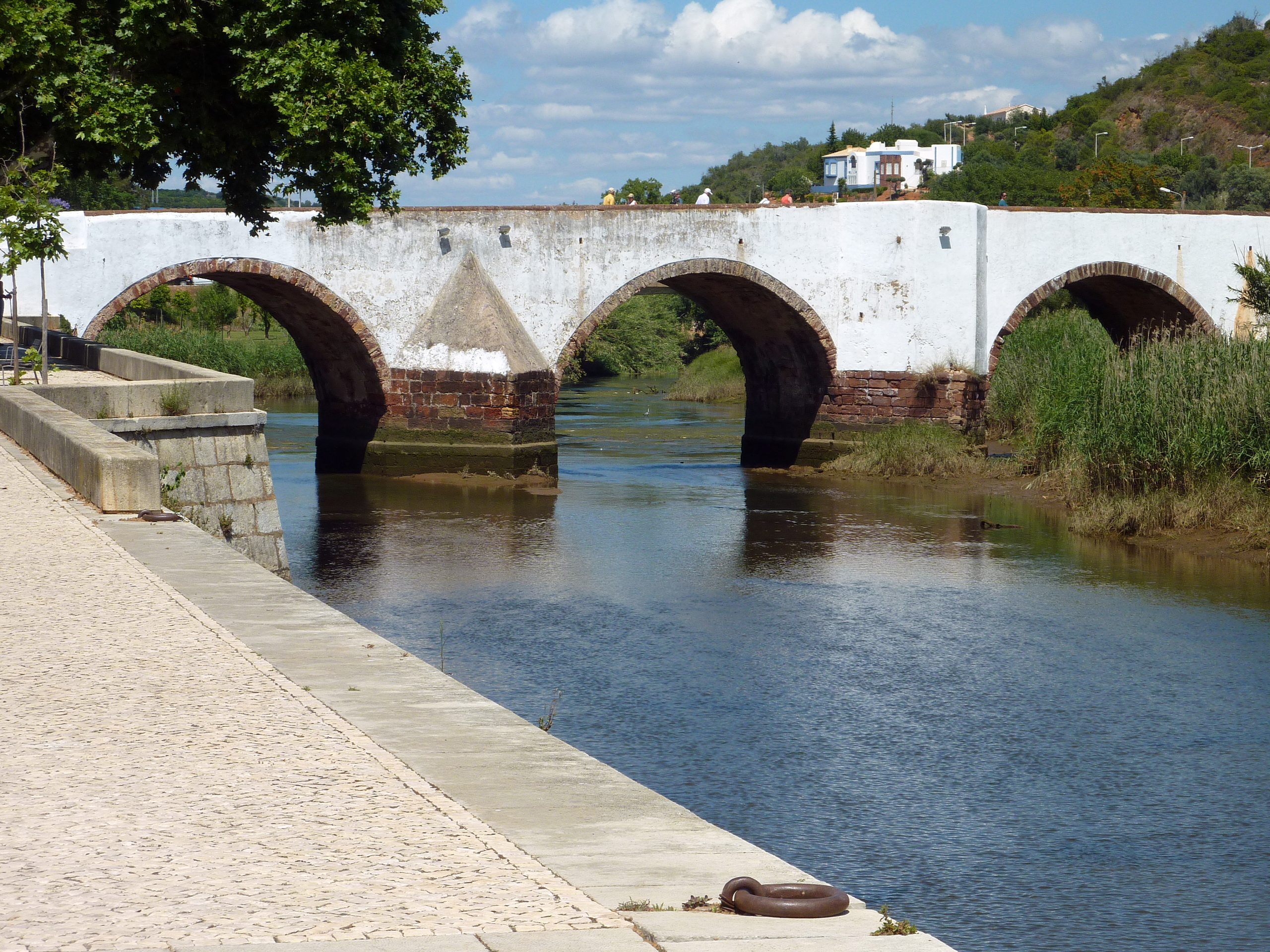 A ponte romana sobre o rio Arade, em Silves